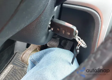 2014 Volkswagen Passat 2.5L Wolfsburg Edition z USA, uszkodzony, nr VIN 1VWAP7A38EC019075